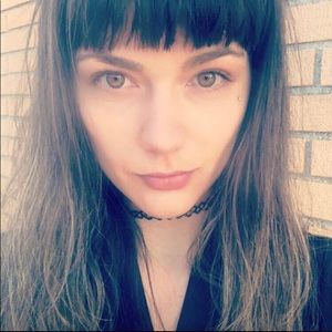 Meet your Posher, Nakia